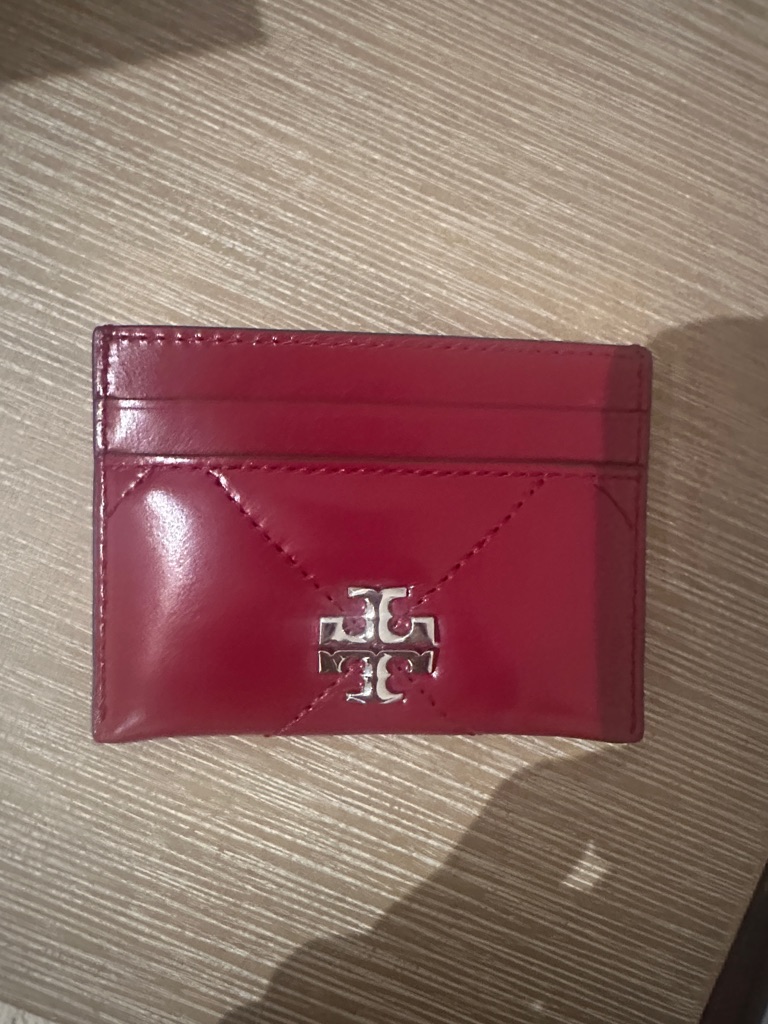 Tory Burch Cherry Red Leather Card Holder With Logo Tory Burch Cherry Red Leather Card Holder With Logo